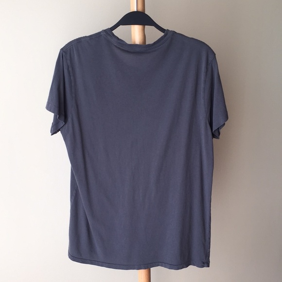 Men's Gap T-shirt - Picture 3 of 3